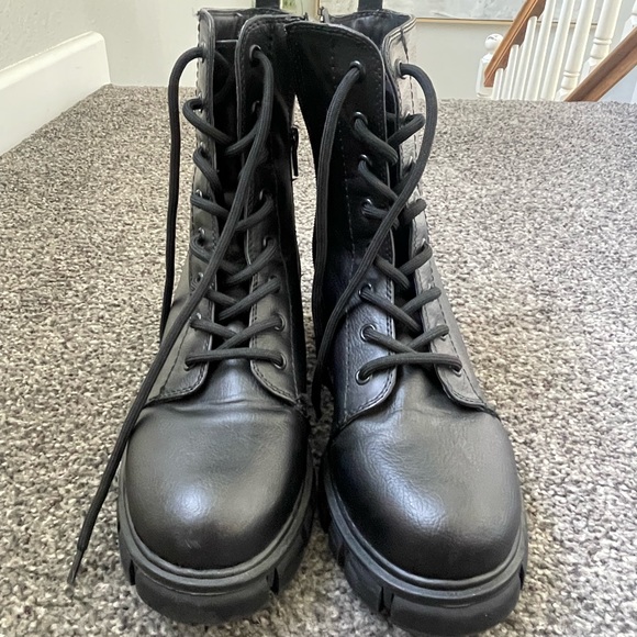 Black size 9 platform combat boots - Picture 7 of 7